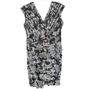 ADRIANA PAPELL V-neck Black/White  Dress 8 Bodycon Cocktail Party Wedding church